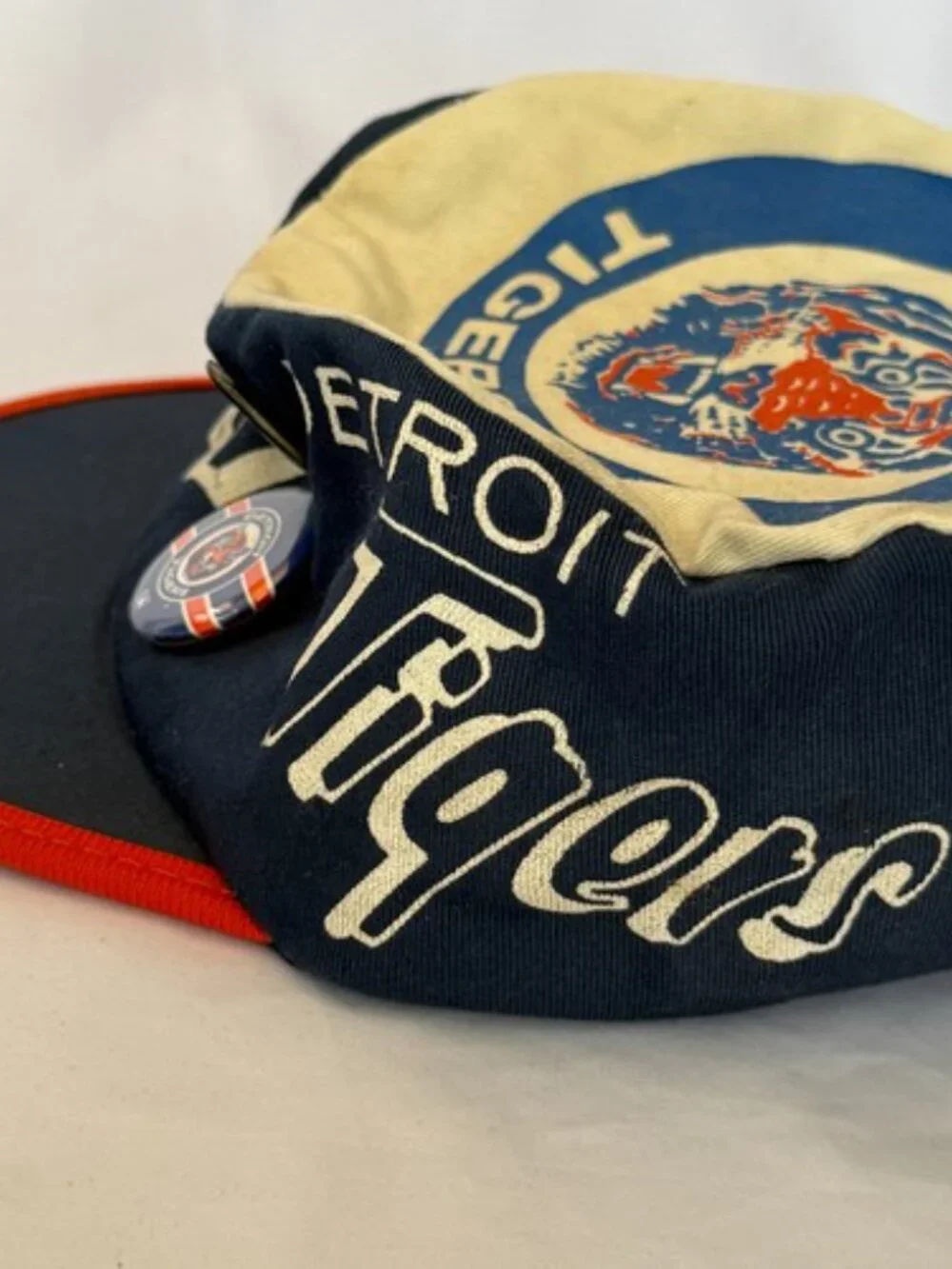 VINTAGE 80s DETROIT TIGERS CAP HAT MENS S/M MLB BASEBALL PIN BUTTON MADE IN USA